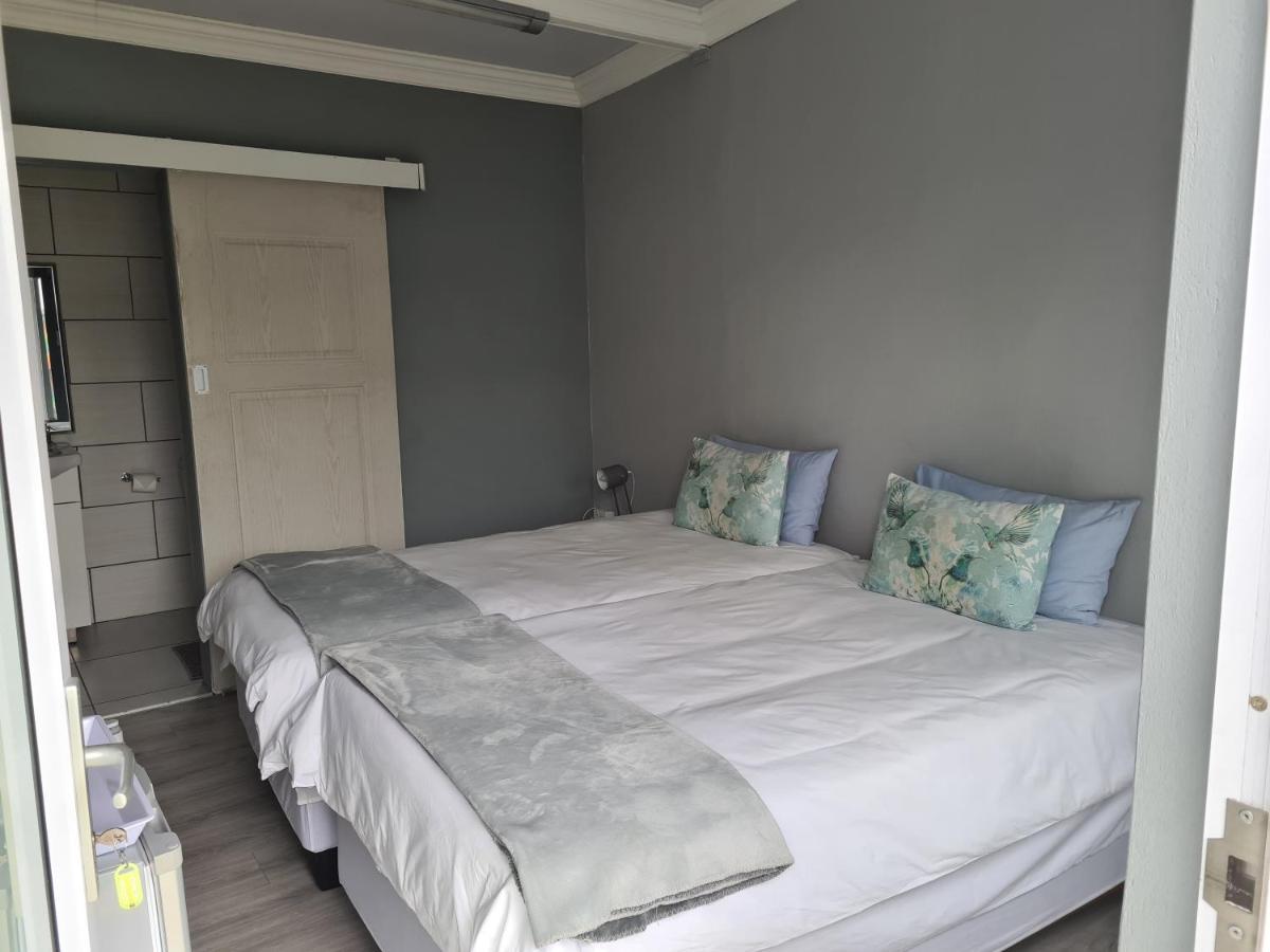 Berry Lane Guesthouse Kroonstad Esterno foto